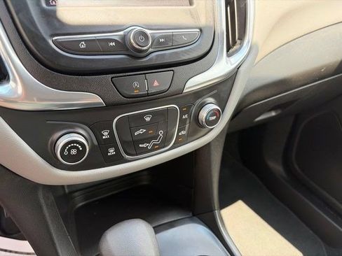 Used 2022 Chevrolet Equinox LS AWD/4WD image 23