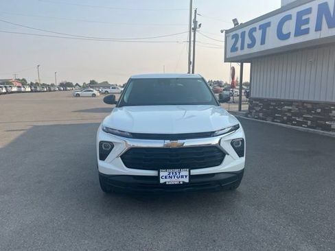 Used 2024 Chevrolet TrailBlazer LS w/ LS Convenience Package AWD/4WD image 4