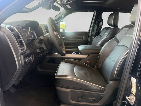 Used 2025 RAM 2500 Laramie AWD/4WD image 15