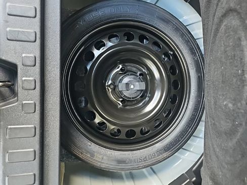 Used 2020 GMC Terrain SLE FWD image 35