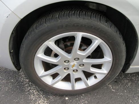 Used 2010 Chevrolet Malibu LTZ image 9