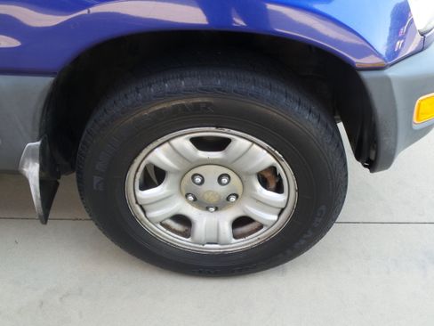 Used 1998 Toyota RAV4 2WD 2-Door image 15