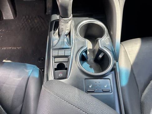 Used 2018 Toyota Camry XSE FWD image 17