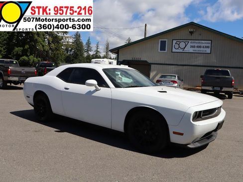 Used 2012 Dodge Challenger SXT Plus RWD image 10