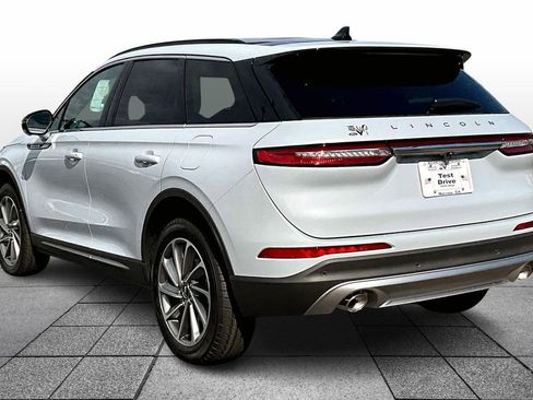 New 2026 Lincoln Corsair Premiere image 3