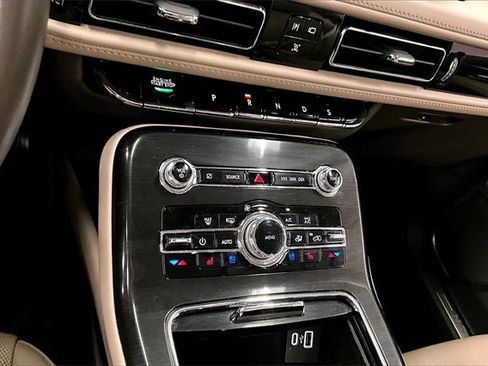 Used 2022 Lincoln Nautilus Reserve w/ Monochromatic Package image 27