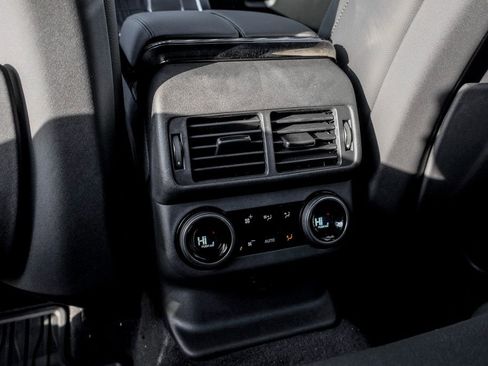 New 2026 Land Rover Range Rover Velar Dynamic SE image 17