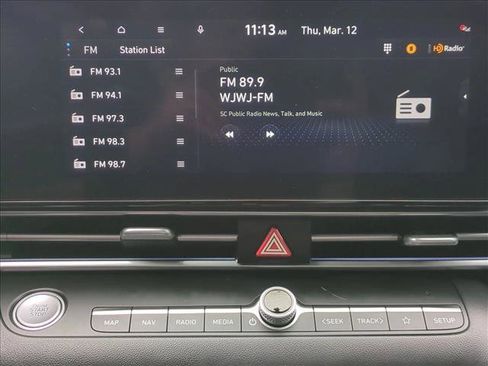 Certified 2025 Hyundai Elantra Limited image 18