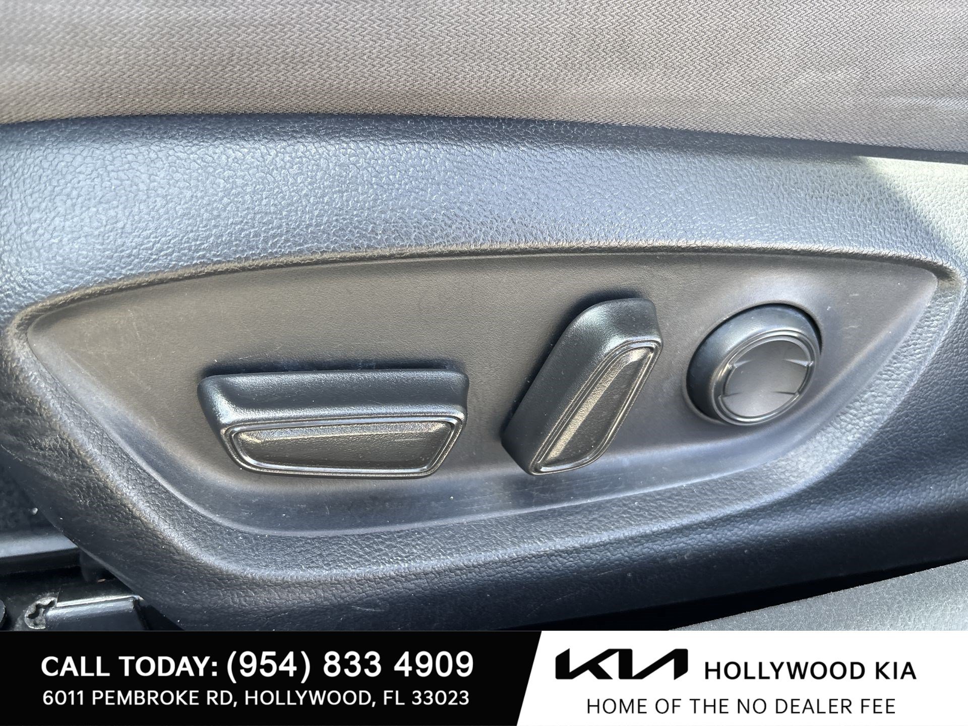 Used 2022 Toyota Camry LE FWD image 14