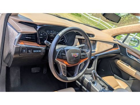 Used 2017 Cadillac XT5 Platinum image 17