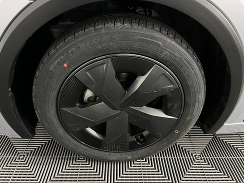 Used 2025 Toyota Prius LE image 11