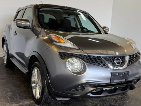 Used 2015 Nissan Juke SV FWD image 2