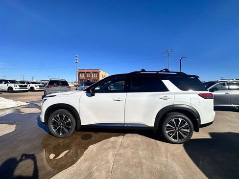 New 2026 Nissan Pathfinder Platinum w/ Cargo Package image 5