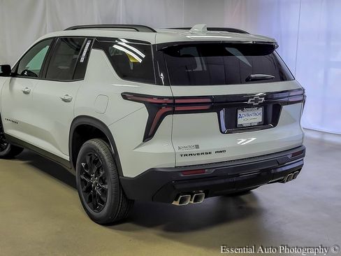 New 2026 Chevrolet Traverse LT w/ Midnight/Sport Edition AWD/4WD image 7