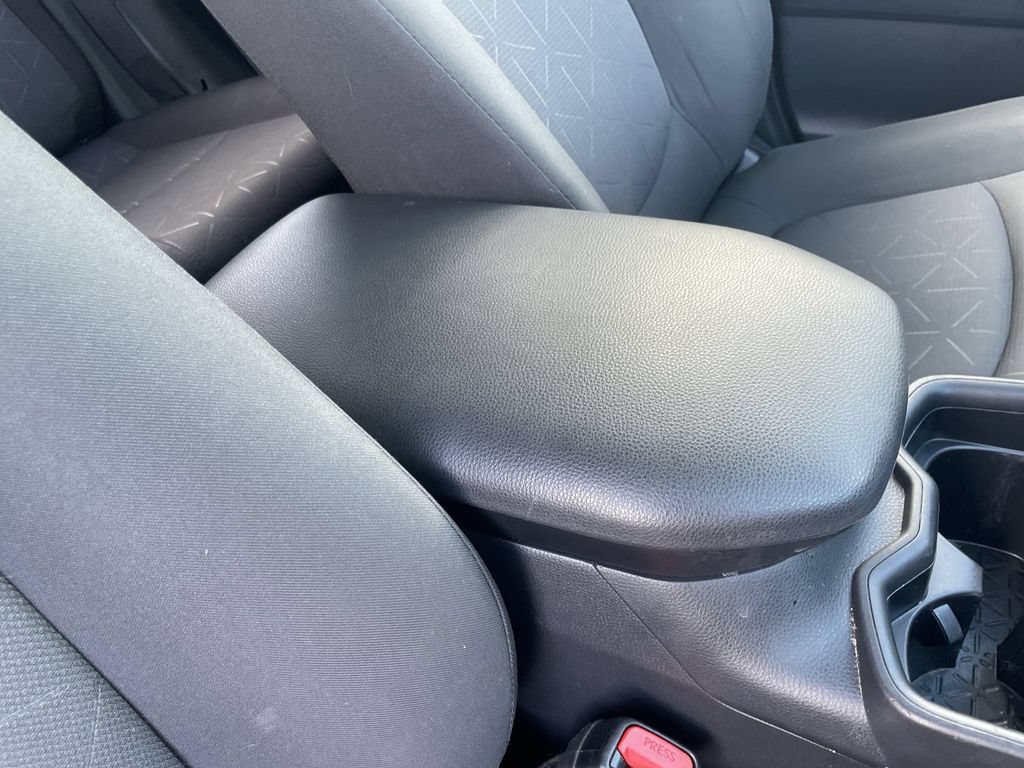 Used 2021 Toyota RAV4 XLE w/ Convenience Package AWD/4WD image 30