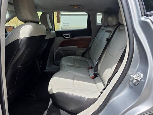 Used 2022 Jeep Compass Limited AWD/4WD image 26