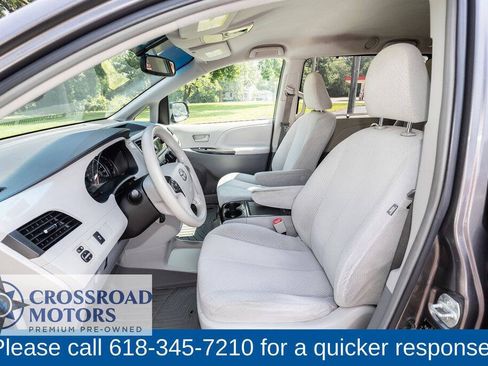 Used 2012 Toyota Sienna LE FWD image 16