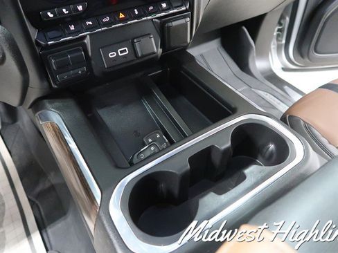 Used 2022 Chevrolet Silverado 2500 High Country image 35