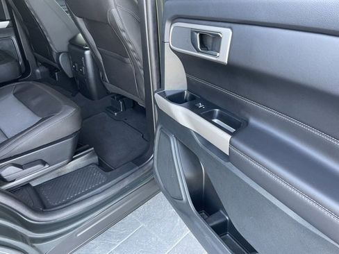 Used 2024 Ford Explorer XLT image 25