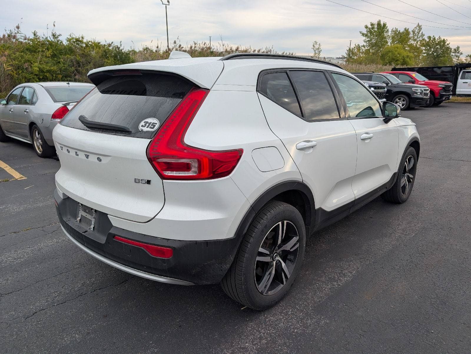 Used 2023 Volvo XC40 B5 Plus w/ Climate Package AWD/4WD image 7