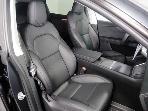 Used 2026 Tesla Model Y 2WD image 2
