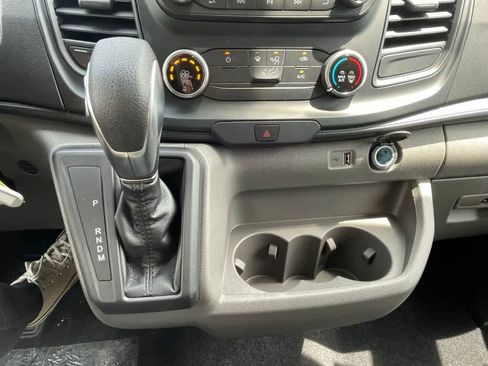 New 2025 Ford Transit 250 148 Medium Roof image 28