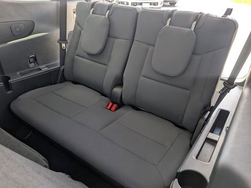 Used 2022 Ford Explorer XLT w/ Equipment Group 202A RWD image 14