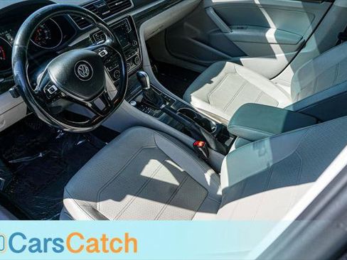 Used 2018 Volkswagen Passat 2.0T SE FWD image 17