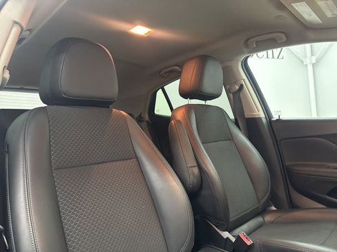 Used 2022 Buick Encore Preferred w/ Safety Package image 29