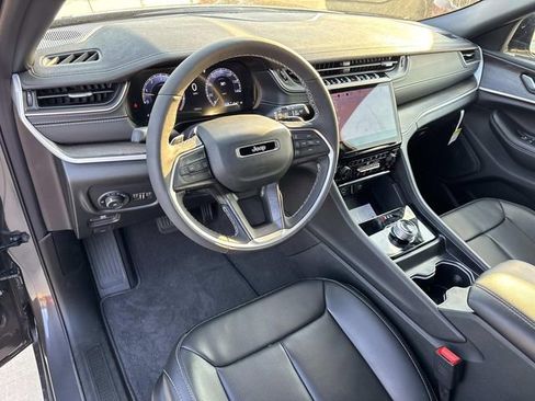 New 2025 Jeep Grand Cherokee L Limited w/ Luxury Tech Group II RWD image 23