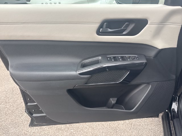 Certified 2025 Nissan Pathfinder SV AWD/4WD image 12
