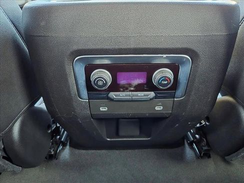 Used 2023 Chevrolet Suburban LT image 17
