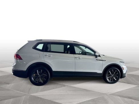 Certified 2023 Volkswagen Tiguan SE FWD image 9