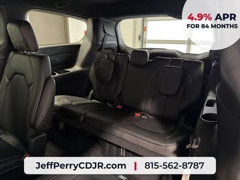 New 2026 Chrysler Pacifica Select w/ S Appearance Package FWD image 30