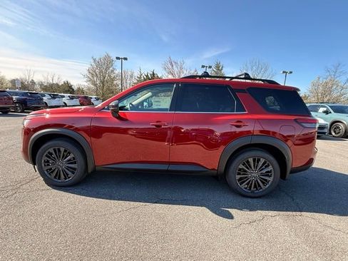 New 2026 Nissan Pathfinder SL w/ SL Premium Package image 8