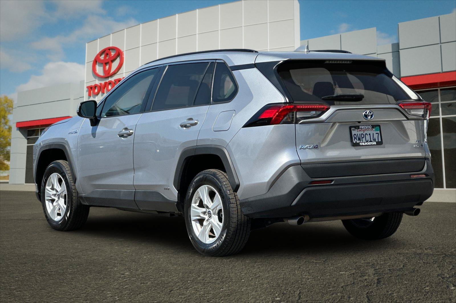 Certified 2021 Toyota RAV4 LE AWD/4WD image 5