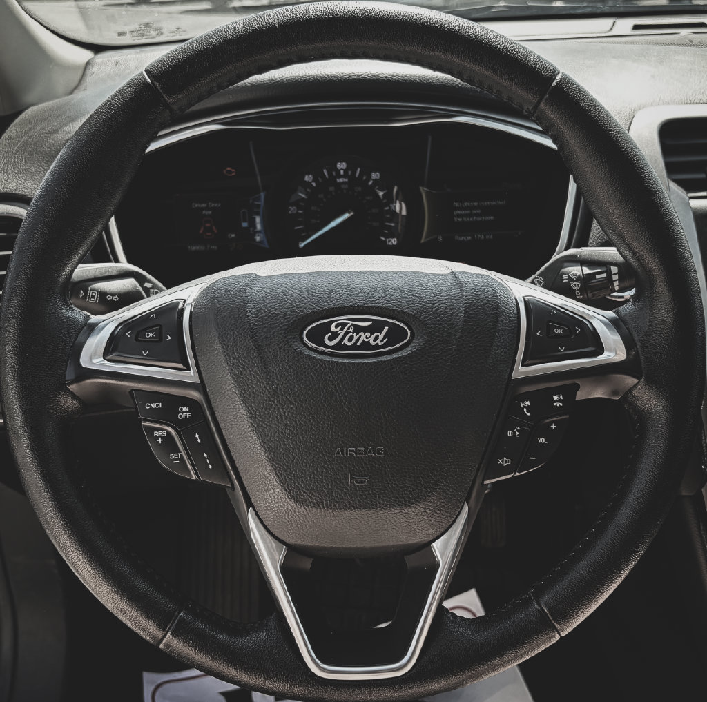 Used 2018 Ford Fusion Energi SE FWD image 11