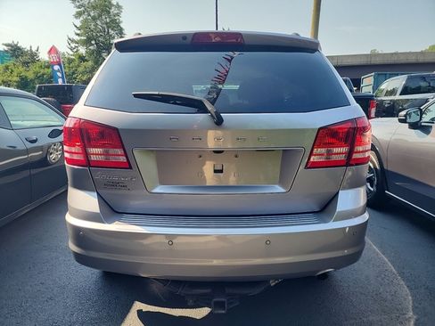 Used 2020 Dodge Journey SE FWD image 8