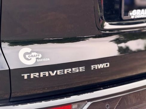 Used 2025 Chevrolet Traverse High Country AWD/4WD image 31