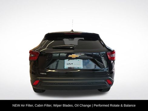 Used 2024 Chevrolet Trax LS w/ LS Convenience Package FWD image 5