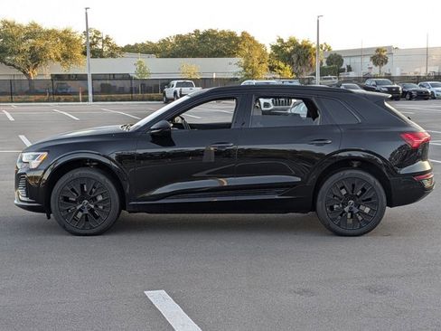 Used 2024 Audi Q8 e-tron Prestige w/ Prestige Package image 8