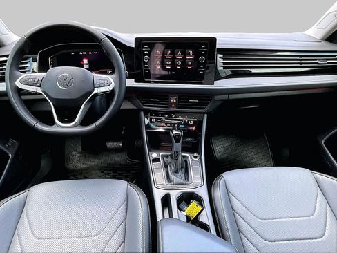 Used 2025 Volkswagen Jetta SEL FWD image 19