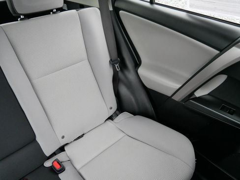 Used 2018 Toyota RAV4 XLE AWD/4WD image 14