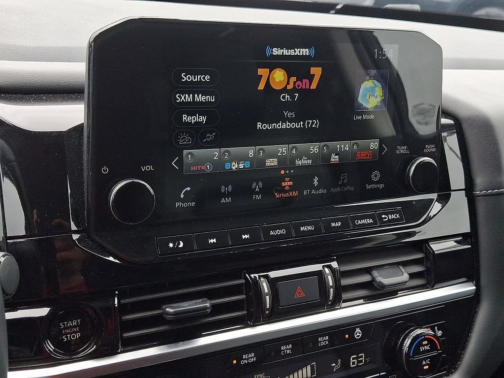 Used 2025 Nissan Pathfinder SL AWD/4WD image 17