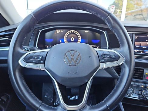 Used 2024 Volkswagen Jetta SE image 10