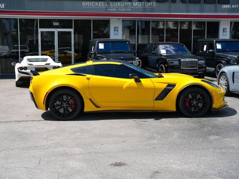 Used 2015 Chevrolet Corvette Z06 w/ 3LZ Preferred Equipment Group RWD image 11