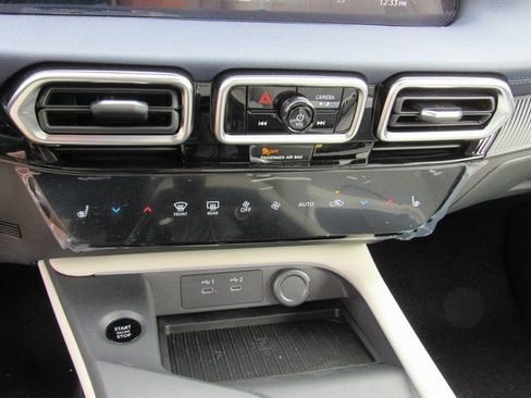 Used 2026 Nissan Sentra SL w/ Floor Mat Package image 17