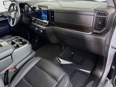 Used 2025 GMC Sierra 1500 SLT AWD/4WD image 29
