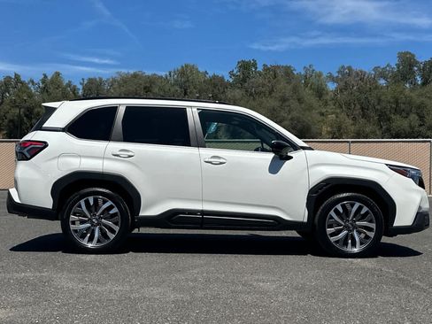 Used 2026 Subaru Forester Touring AWD/4WD image 2
