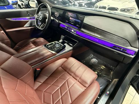 Used 2023 BMW 760i xDrive w/ Luxury Rear Seating Package image 13